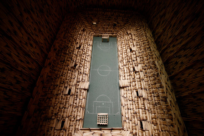 Janusz Urbansk, art of glues matchsticks
